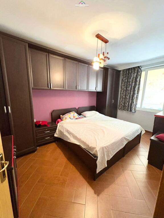 Appartamento in affitto 1+1 vicino al Complesso Square 21 (ID B2101240) Tirana