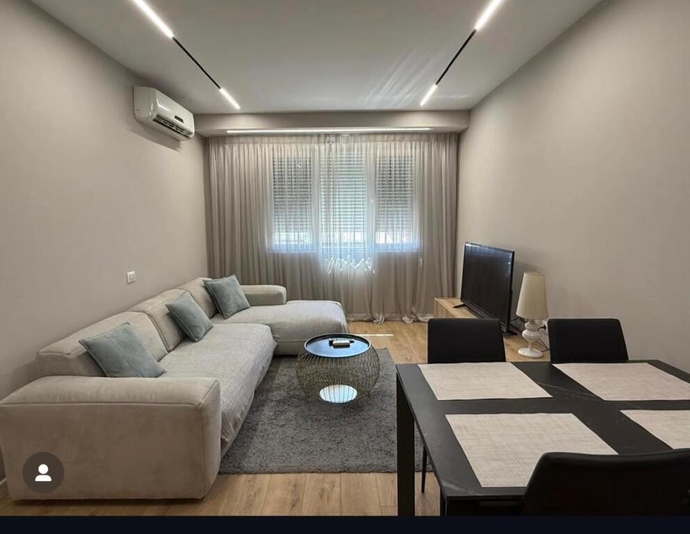 apartament 1+1 me qira te Pazari i Ri