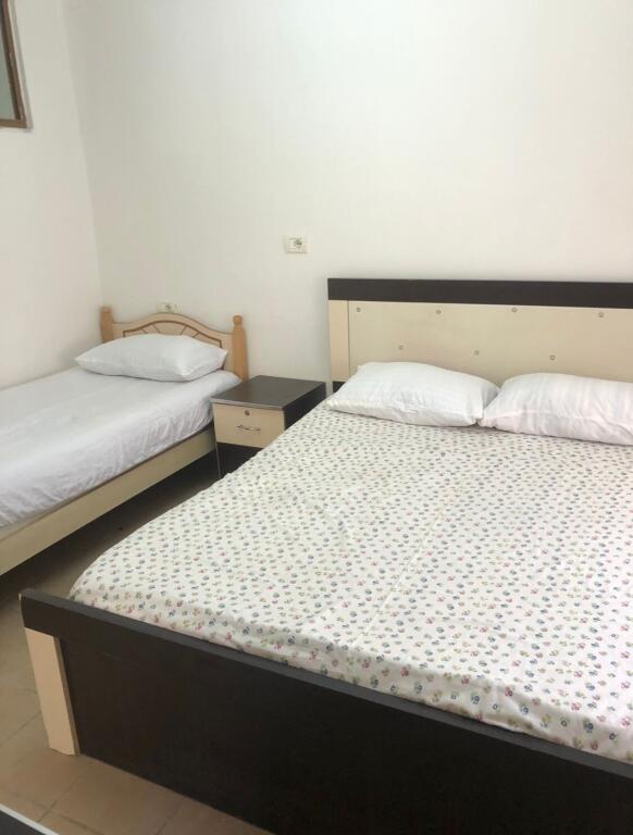 🏢Ne zonen e Rr.Dibres,prane Fakuletit te Mjeksise jepet me qera apartament 1+1,i mobiluar. 35,000Leke