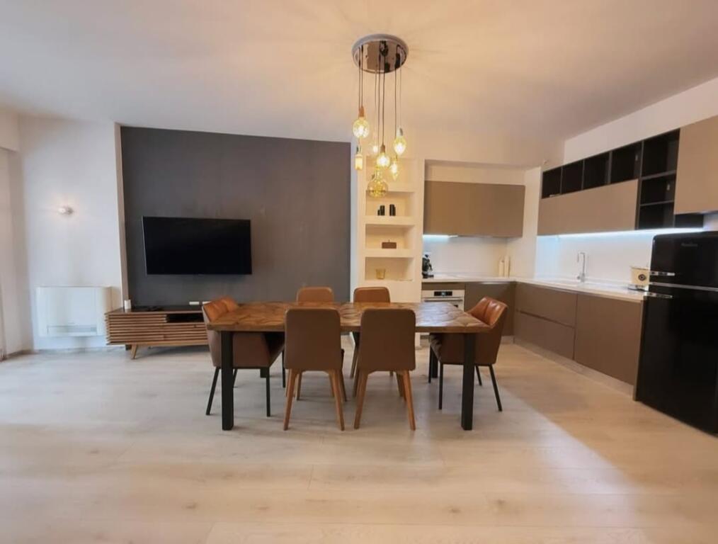KOPSHTI ZOOLOGJIK Shesim apartament me 2 garazhde 2+1