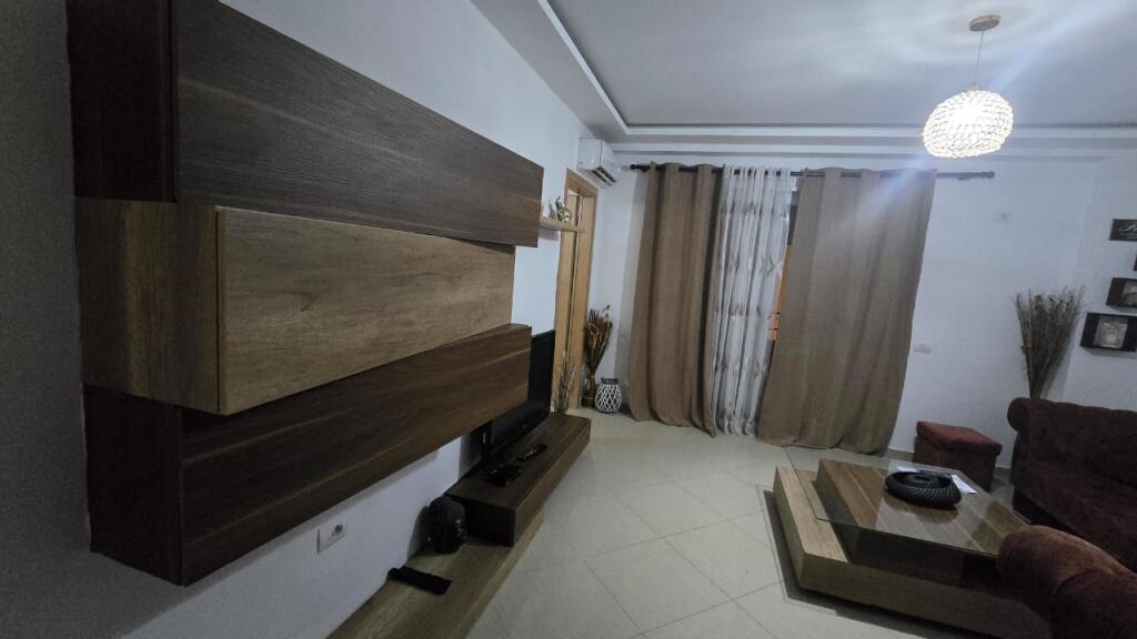 Kodra e Diellit, appartamento 2+1 in affitto!