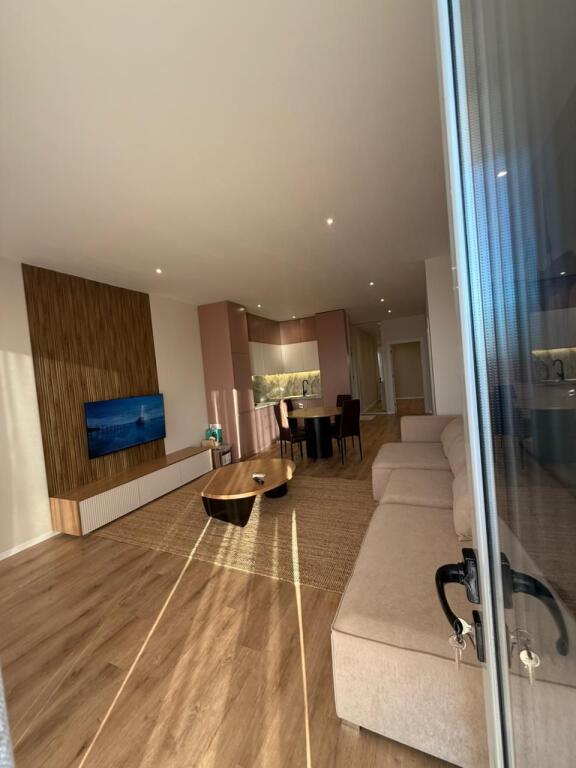 Very large apartment with sea view