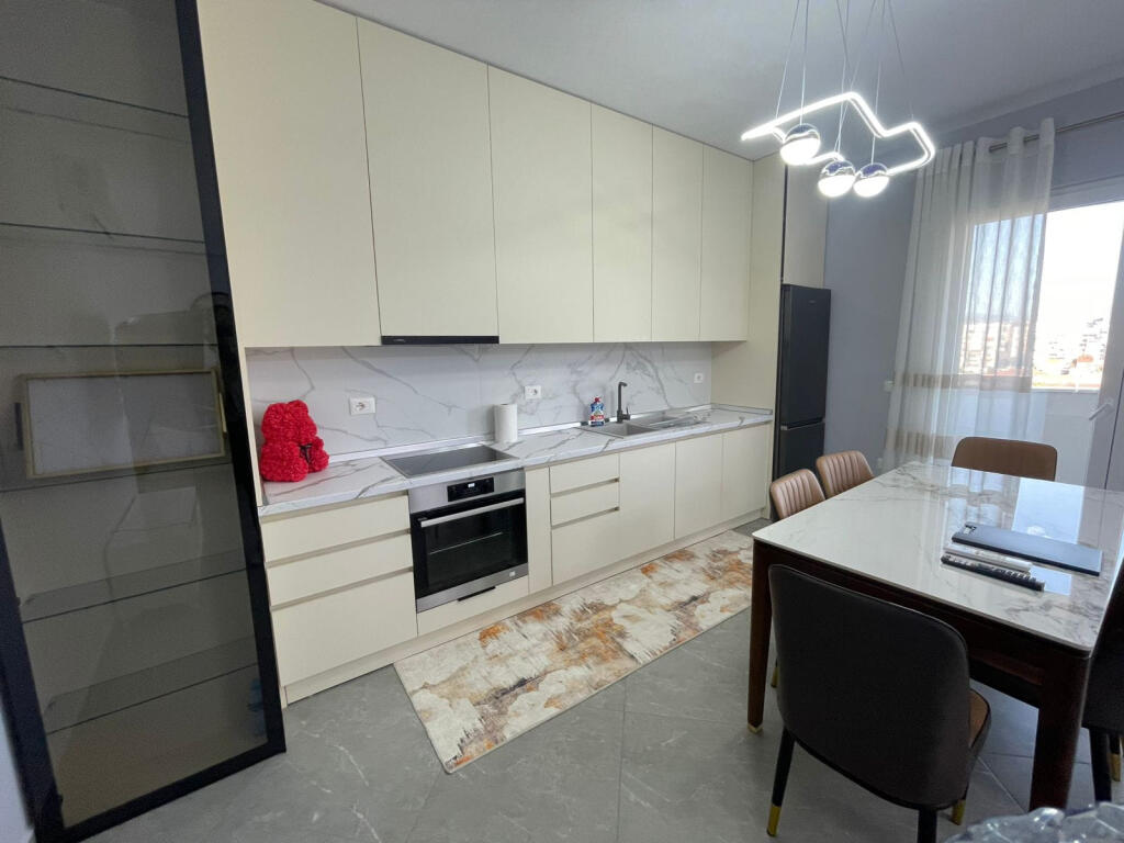 Appartamento in affitto 2+1+Posto auto Vicino al Campo di Aviazione ex (ID B2201465) Tirana​