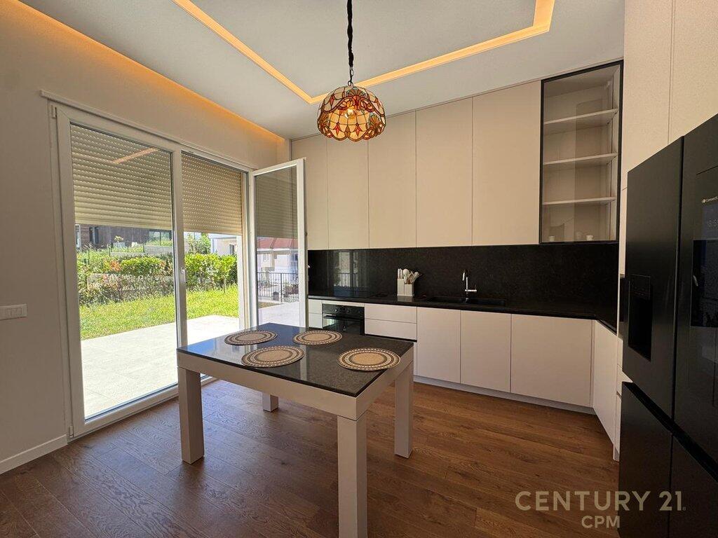 🏡 VILLA MODERNA SU 3 PIANI IN AFFITTO – COLLINA VERDE, VICINO A TEG