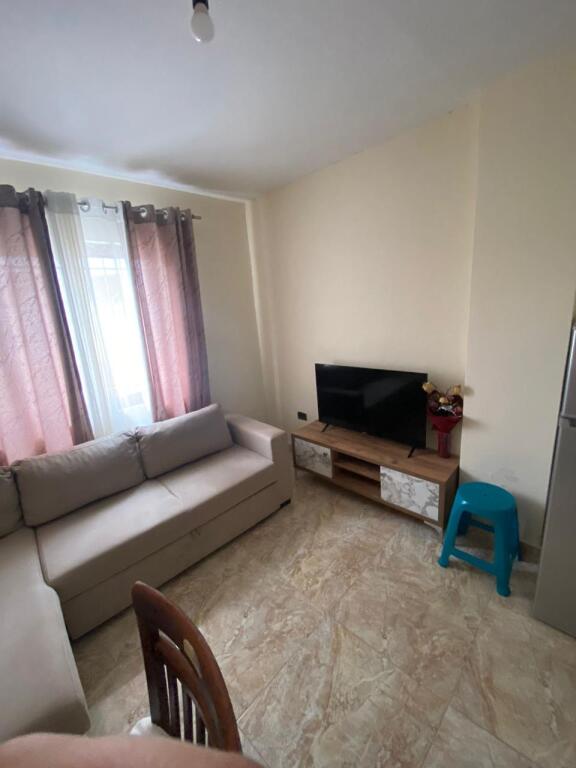 Jepet me qera apartament 1+1