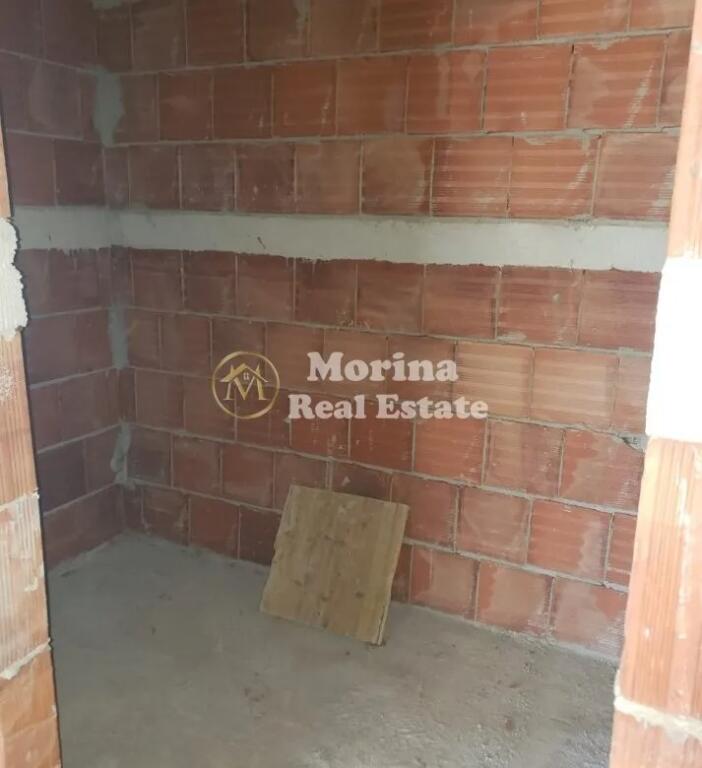 Shitet Apartament 2+ 1, te Fusha e Aviacionit, te Meis Residence, Cmimi 153510 Euro.