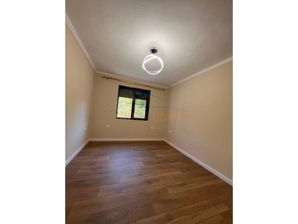 Shitet, Apartament 2+1, Oxhaku, Tirane.