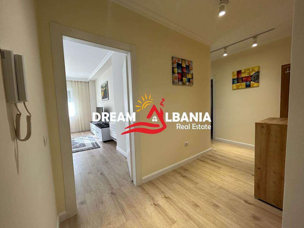 Super apartment 2+1+3 for rent with parking included at Pazari i Ri near Spar (ID 42215007)