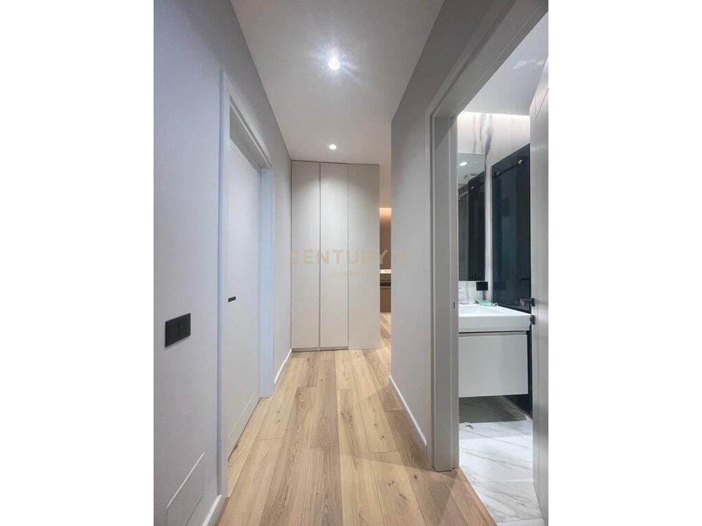 KINOSTUDIO, JAPIM APARTAMENT 2+1+2+PARKIMI ME QIRA!