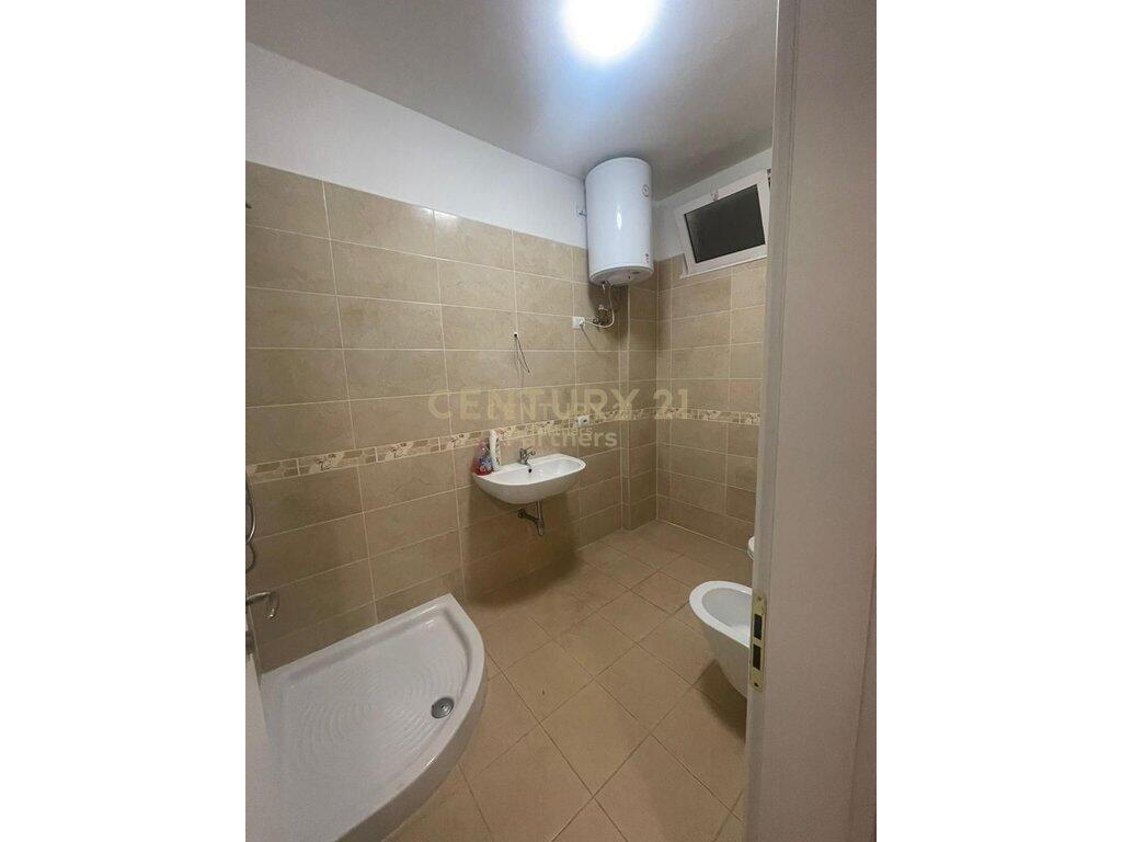 APARTAMENT 2+1+2+2 POSTE PARKIMI ME QIRA, KINOSTUDIO