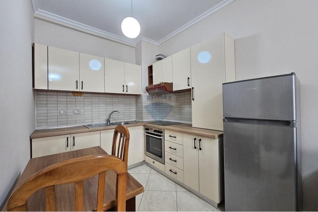 Apartament 1+1 me qira tek Rruga Siri Kodra !