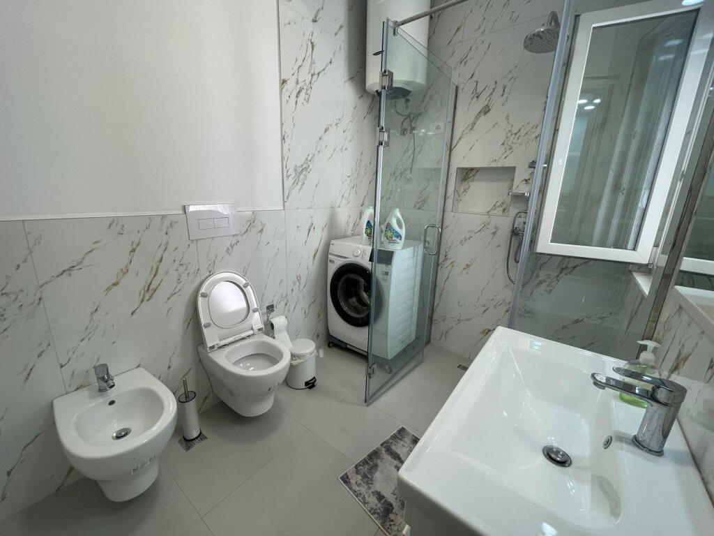 Appartamento in affitto 2+1+Posto auto Vicino al Campo di Aviazione ex (ID B2201465) Tirana​