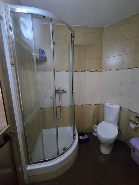 Apartament me qera 1+1 rruga Durresit