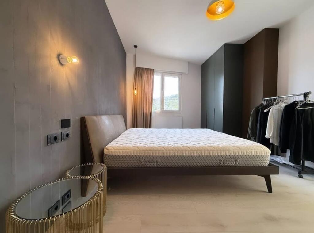 KOPSHTI ZOOLOGJIK Shesim apartament me 2 garazhde 2+1