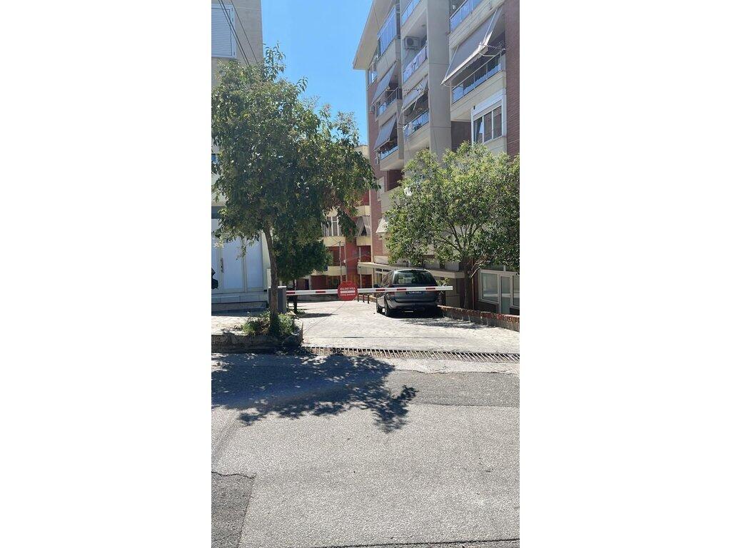 Jepet me qera apartament 1+1,Fresku