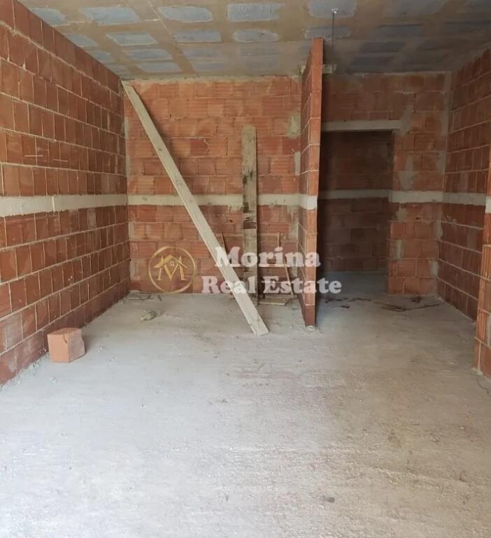 Shitet Apartament 2+ 1, te Fusha e Aviacionit, te Meis Residence, Cmimi 153510 Euro.