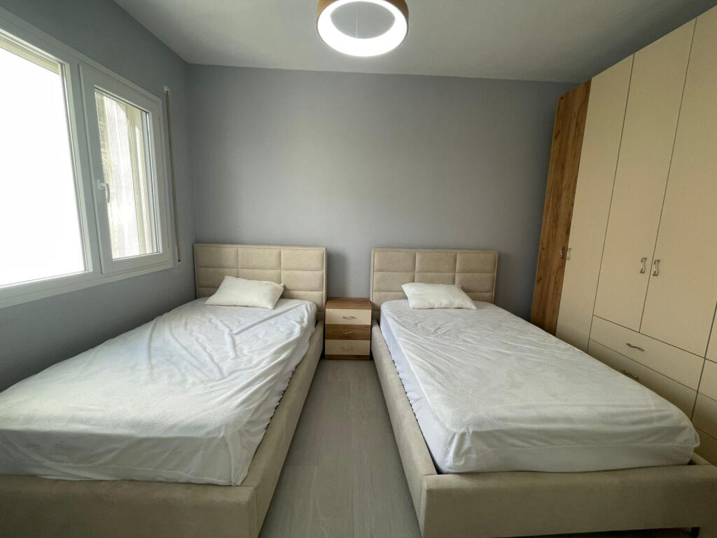 Appartamento in affitto 2+1+Posto auto Vicino al Campo di Aviazione ex (ID B2201465) Tirana​