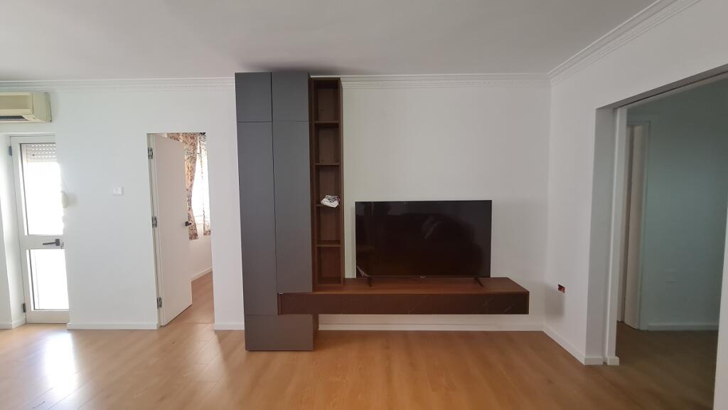 Jepet me QIRA për ZYRA apartament 3+1 tek Conad në BLLOK