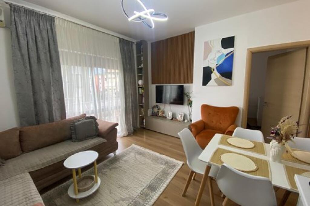 Shitet Apartament 1+1 ne Fresk