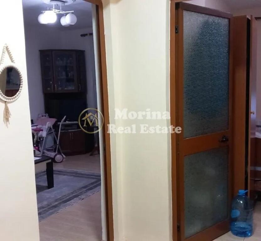 Shitet Apartament 2+ 1, te Zogu i Zi, Rruga Mine Peza, Cmimi 125000 Euro.
