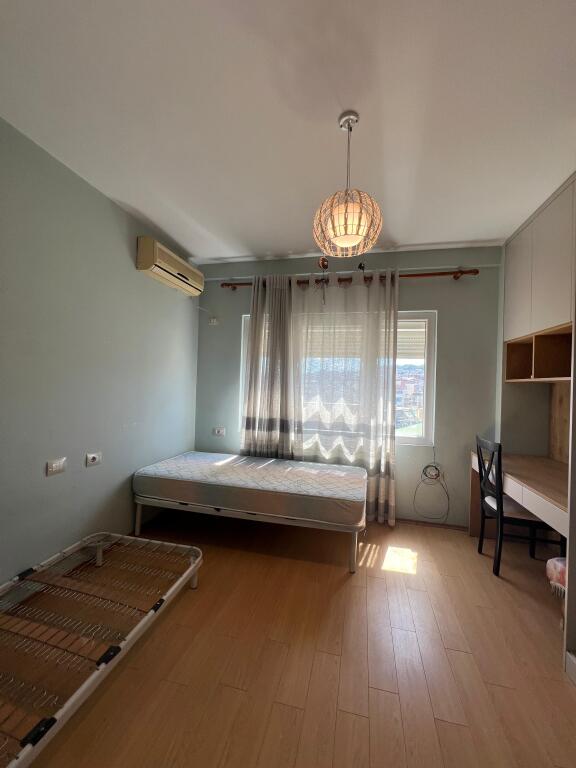 🏠 Affittasi appartamento 2+1+2+posto auto 📍 Palazzo con freccia 🏢 6° piano, con ascensore 💶 700 €/mese
