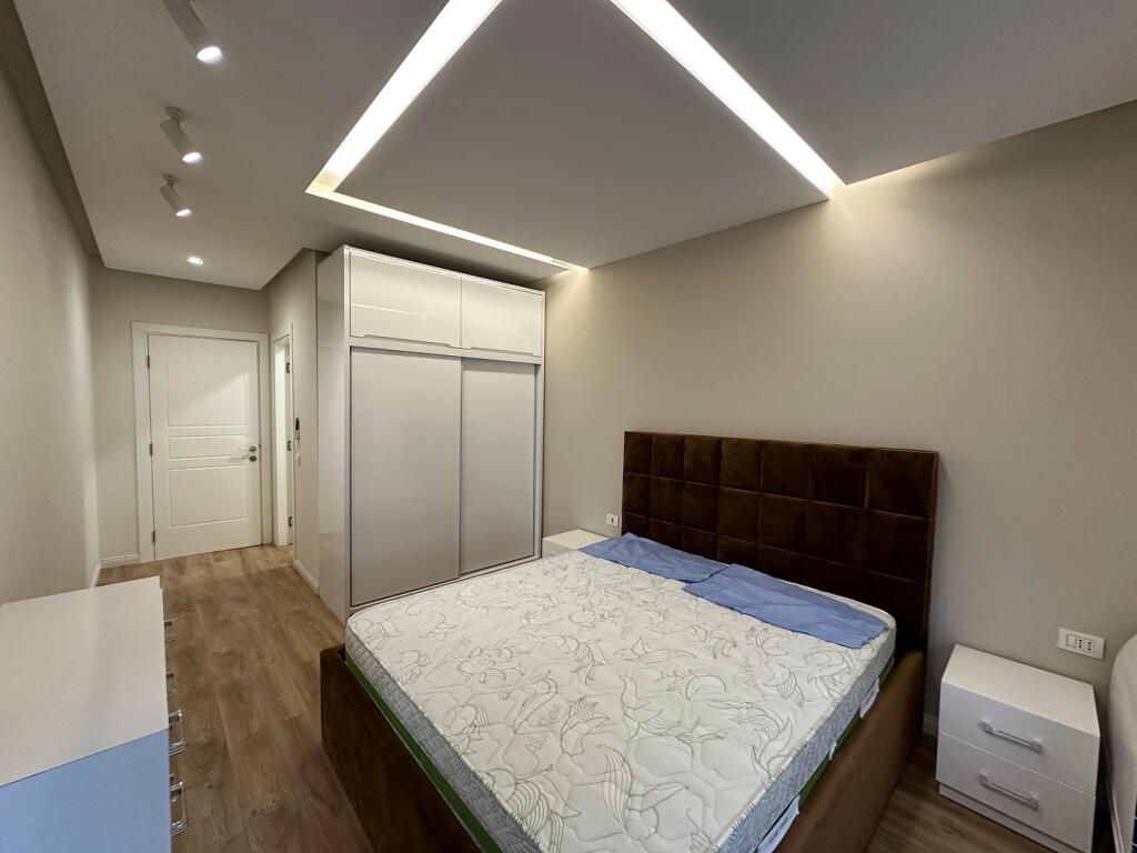 Apartament 2+1+2 për qera tek Komuna Parisit