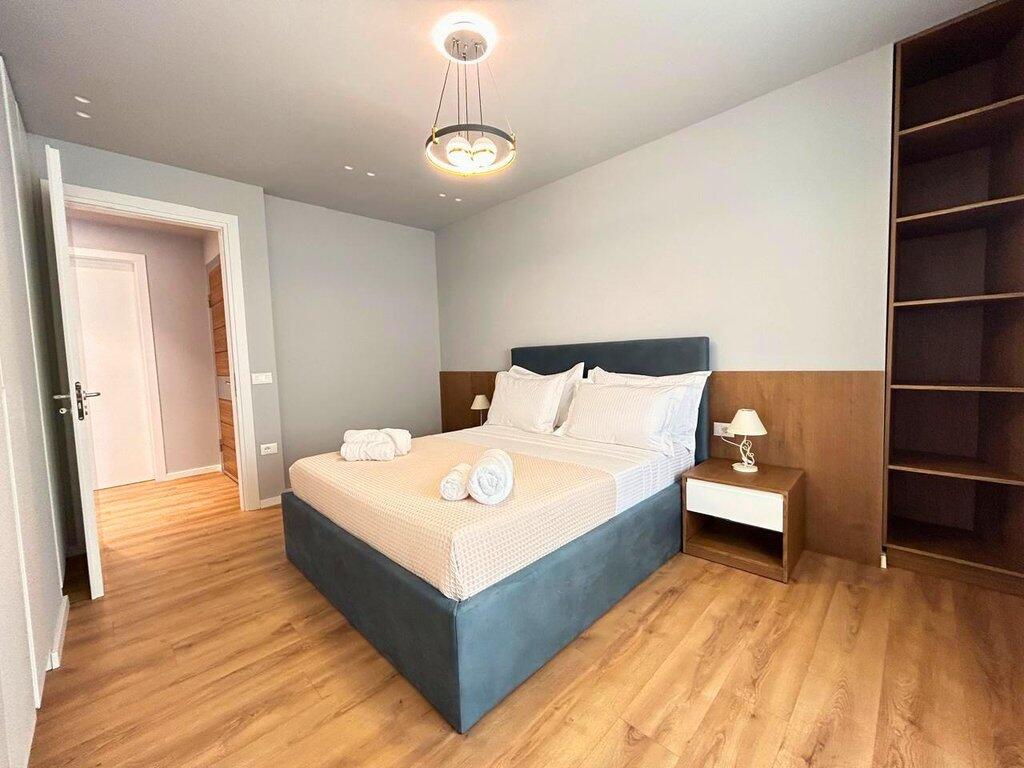 Jepet me Qira Apartament 1+1 + Post Parkimi në Qendër