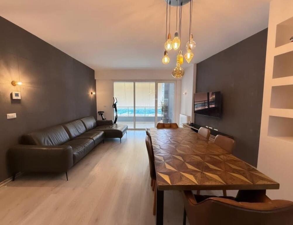 KOPSHTI ZOOLOGJIK Shesim apartament me 2 garazhde 2+1