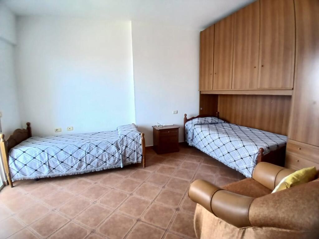 Apartment 2+1+1 with balcony for rent ⛳️near 21 Dhjetori; Globe