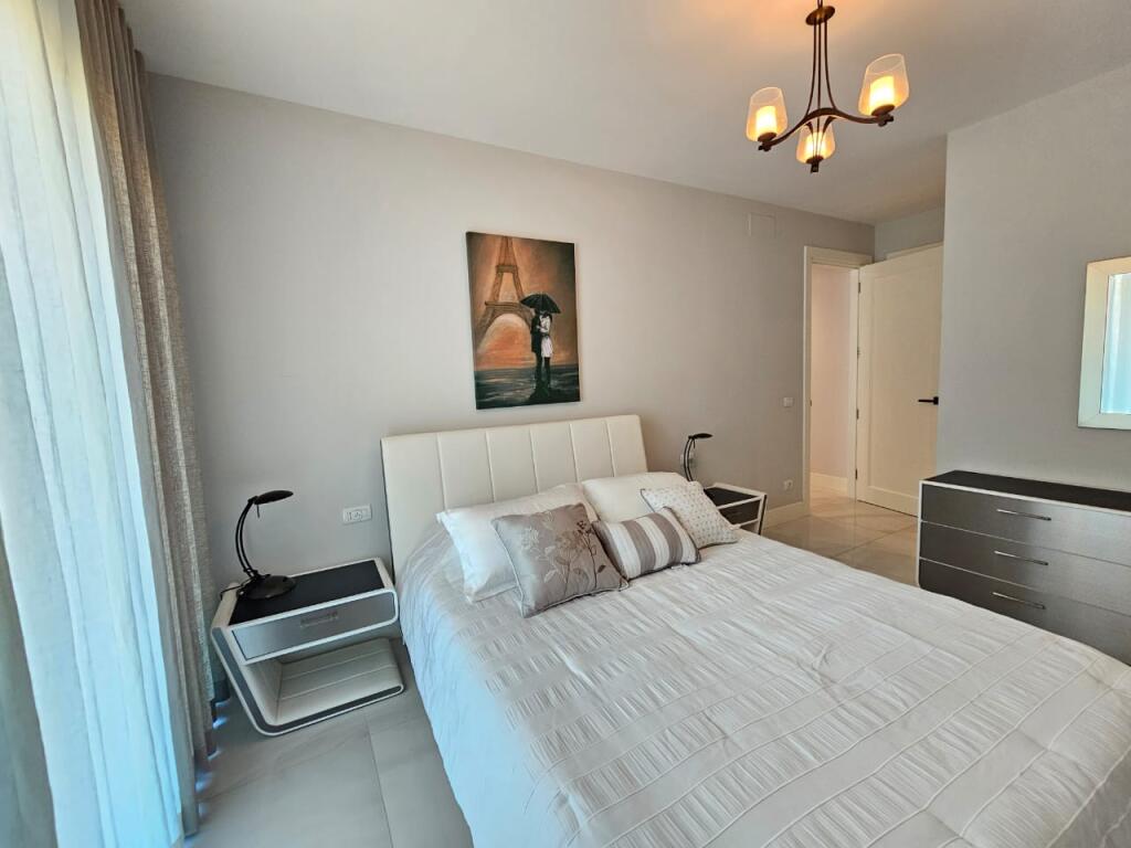 Jepet me qira Apartament 2+1 + Post Parkimi 📍 Kompleksi Ambasador 3!