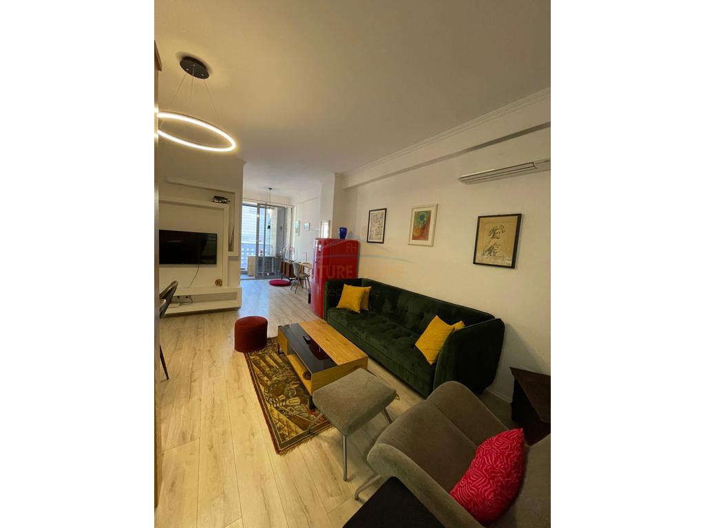 Qera, Apartament 1+1, Blloku, Tiranë.