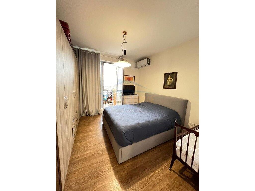 Shitet, Apartament 1+1 , Rruga e Kavajes, Tiranë