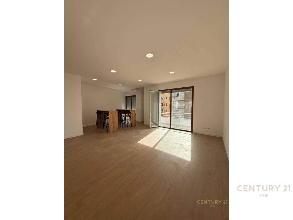 🏢 Open Space Office for Rent – Near Hilton, close to Delijorgji Complex
