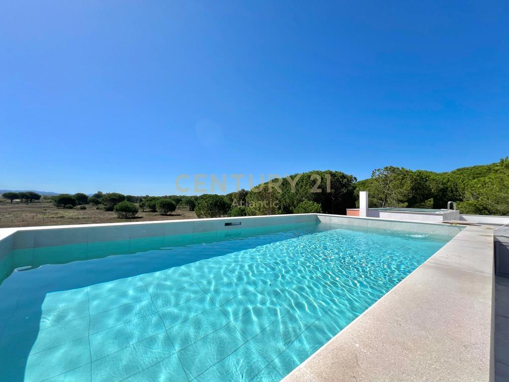 WE SELL A SUPER INDIVIDUAL VILLA WITH A POOL AT LALZ BAY, NEAR SAN PIETRO!   500,000 €