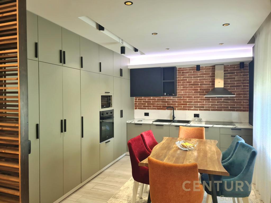 APARTAMENT 2+1+ POST PARKIMI PER QIRA PRANE KOPSHTIT BOTANIK