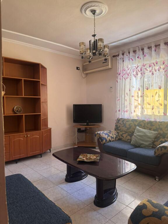 Jepet me qira - banese 100 m2 🏠