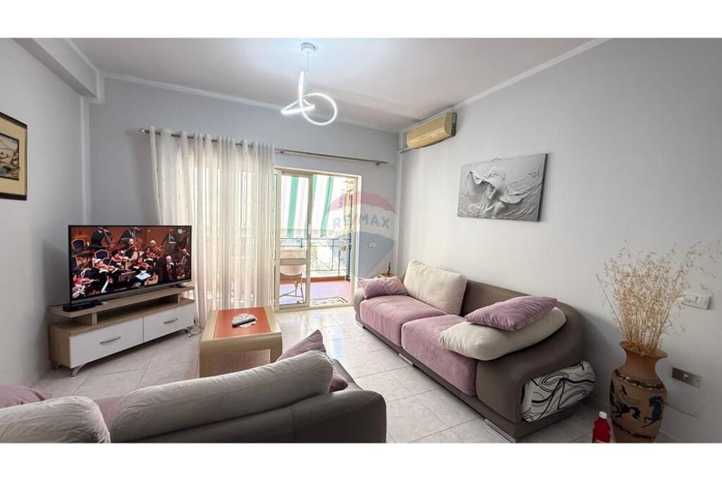 Jepet apartament 3+1 per qira qe ndodhet tek 21-Dhjetori!