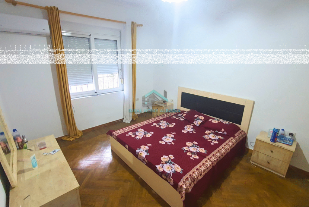 Ish-Shtepia e Oficerave, Vlore- Shitet apartament 2+1