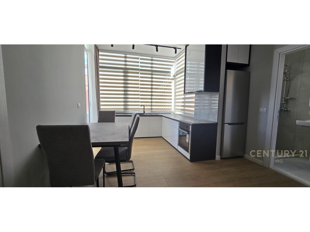 Shitet Apartament 1+1 pranë Zojës së Këshillit të Mirë!