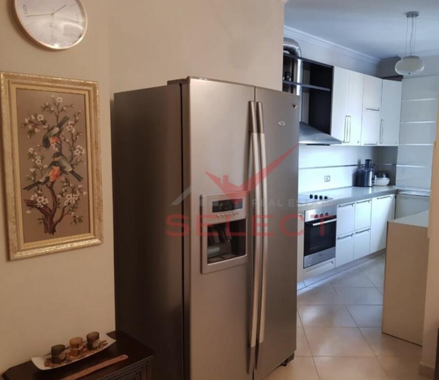 Apartament 2+1 me qira tek Rruga e Elbasanit!