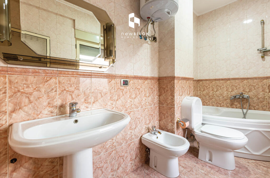 Me Qera: 3+1+2wc ( St Trenit - Blv, afer Qendres ) k3, Pllt me Ashensor | i Kompletuar