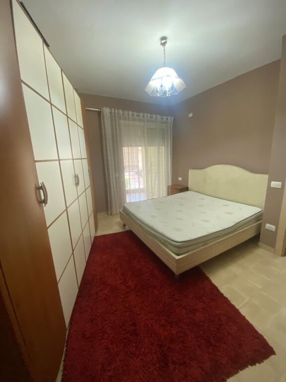 2+1,i mobiluar liqeni i thate,cmimi 550 euro