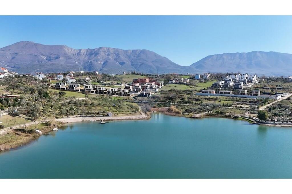 Monolocale di 52m2 in vendita al Lago di Farka