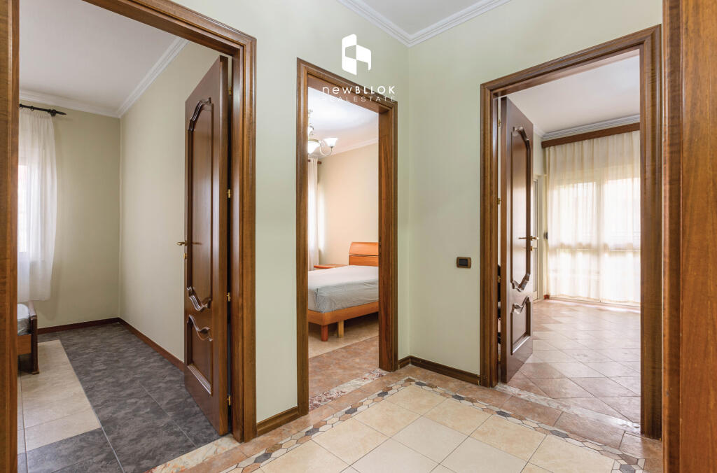 Me Qera: 3+1+2wc ( St Trenit - Blv, afer Qendres ) k3, Pllt me Ashensor | i Kompletuar