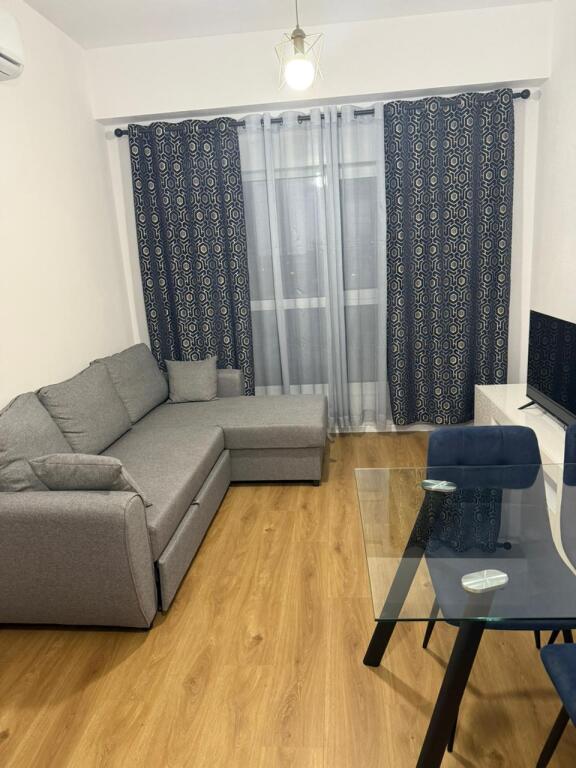 🏢Ne zonen e Ali Demit,Rezidenca Kaimi jepet me qera apartament1+1, i mobiluar.50,000 Leke