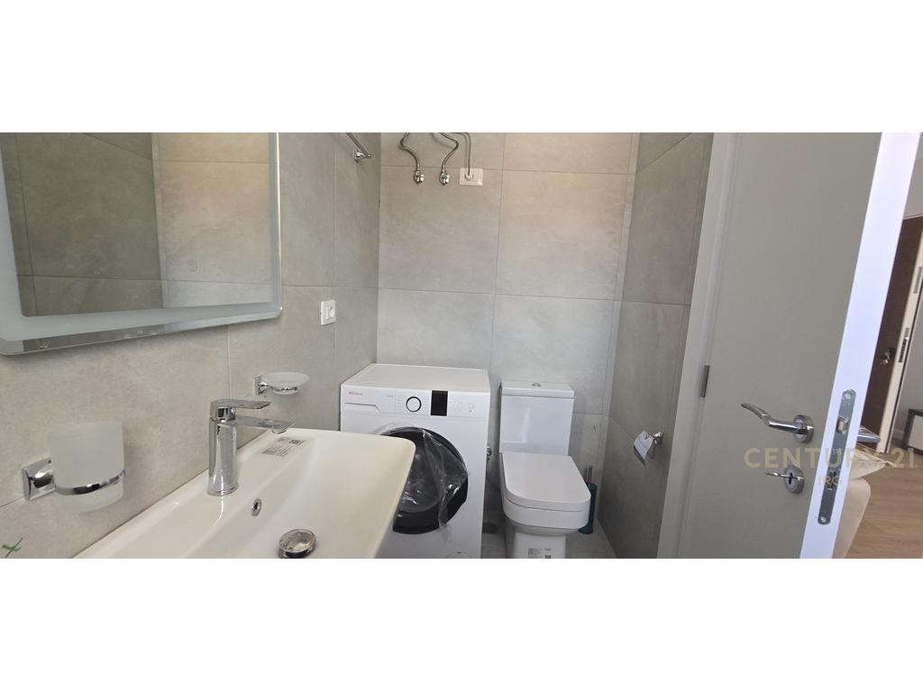 Shitet Apartament 1+1 pranë Zojës së Këshillit të Mirë!