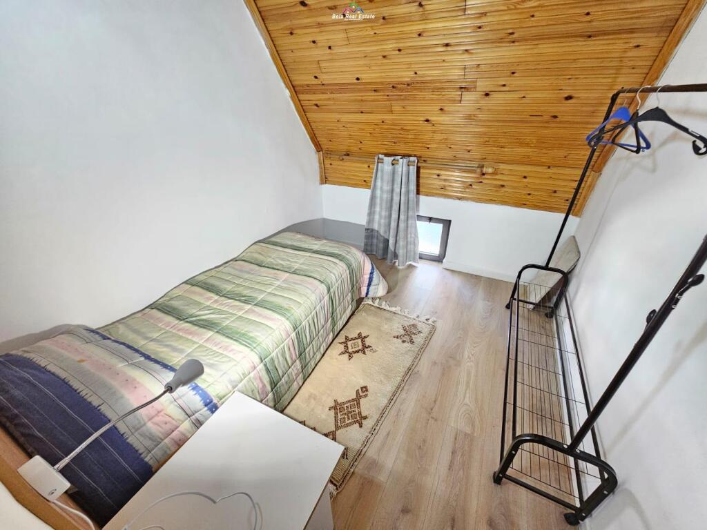 Vile me Qera 3+1 tek Ish Tregu Elektrik (ID BV22488) Tirane