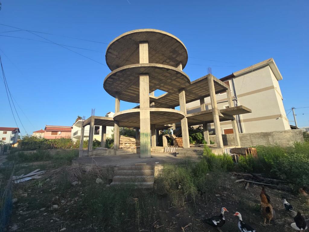 🏡 3-storey terraced villa for sale in Kënetë, Durrës