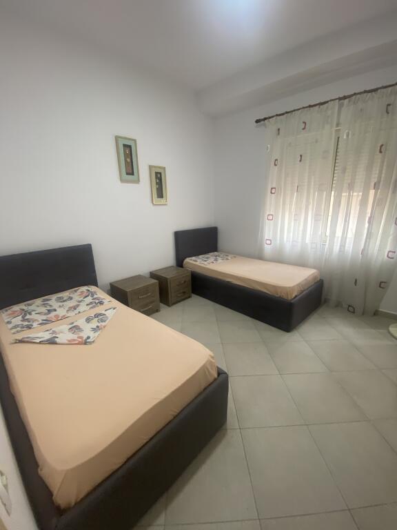 2+1, con veranda, lago secco, 700 euro con posto auto