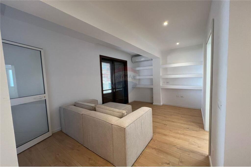 Apartament 1+1 me Qira ne Rrugen Myslym Shyri!